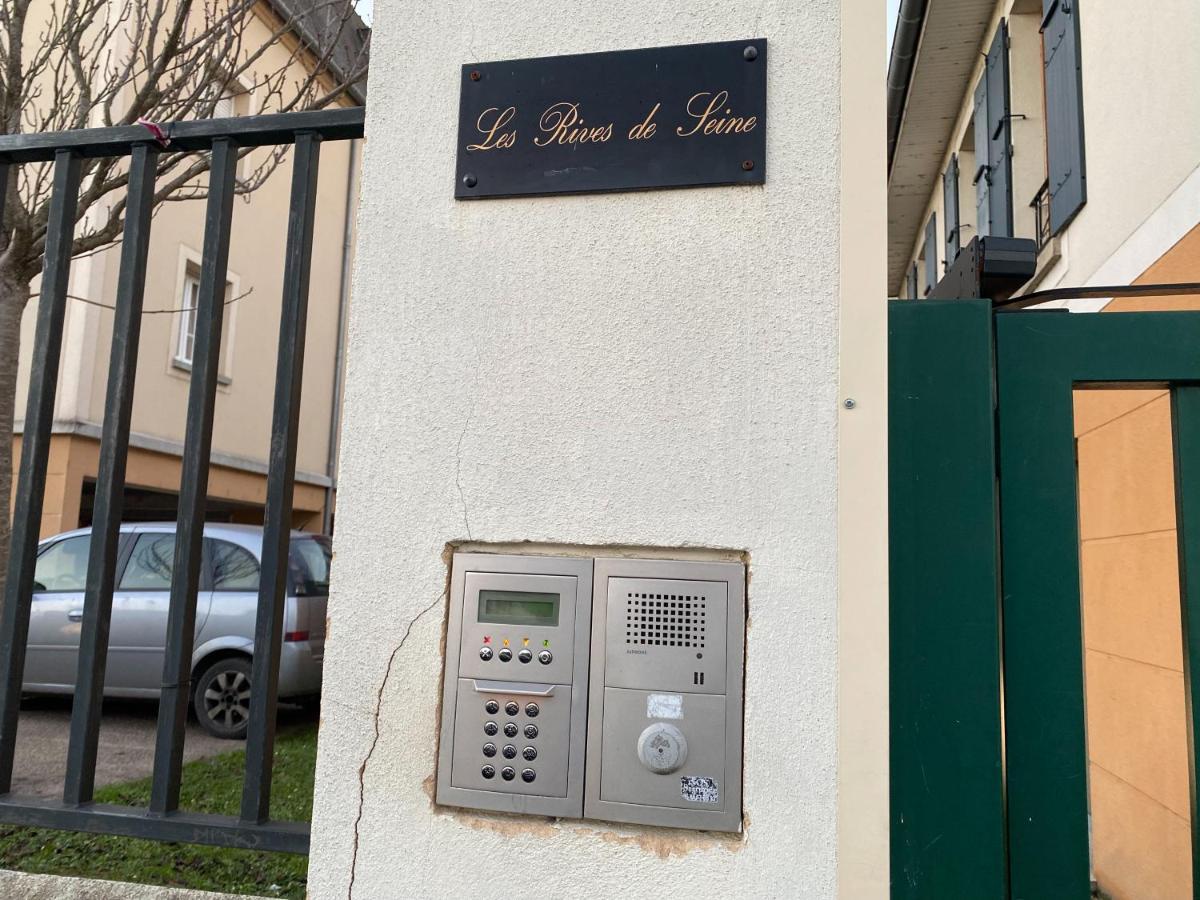 Appartement Ultra Luxueux Hypercentre - Parking - Gare RER à 5 min Corbeil-Essonnes Exterior foto
